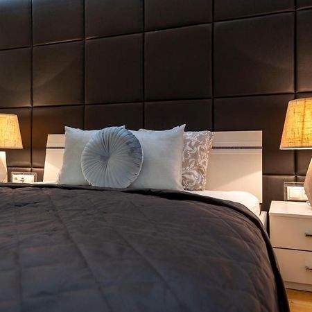 Luxurious & Spacious Downtown Residence In Liszt Ferenc Square Βουδαπέστη Εξωτερικό φωτογραφία