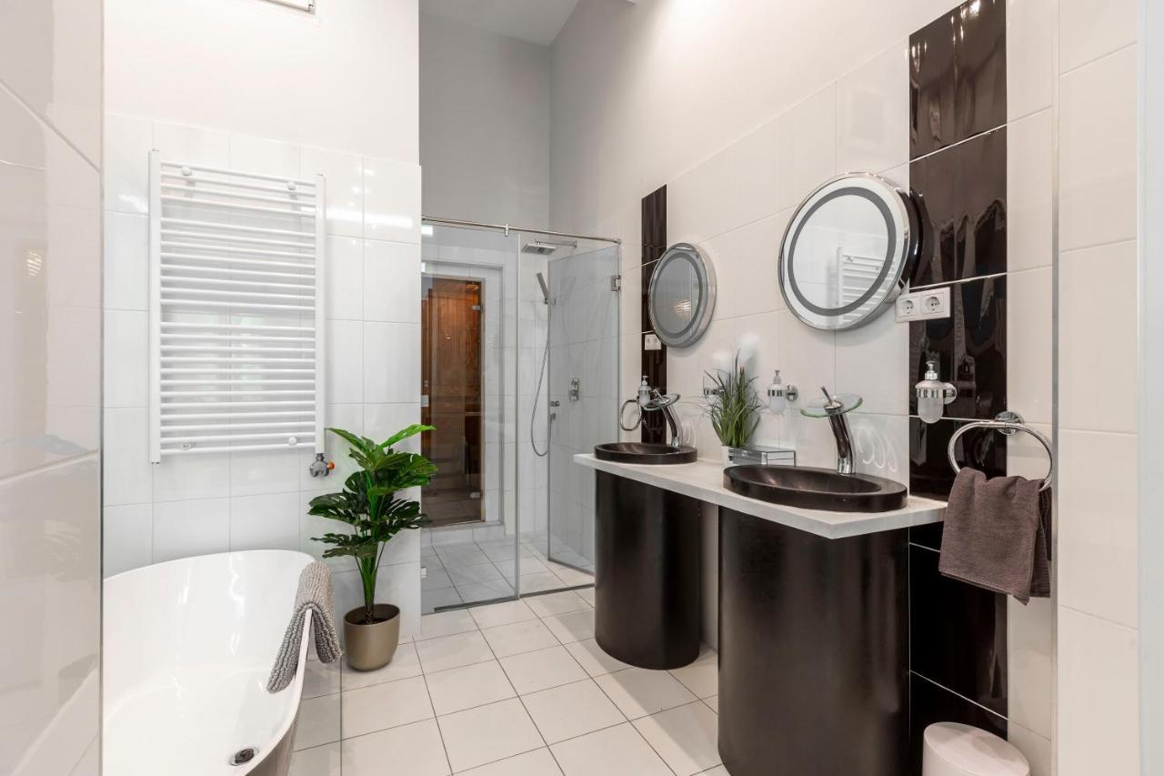 Luxurious & Spacious Downtown Residence In Liszt Ferenc Square Βουδαπέστη Εξωτερικό φωτογραφία