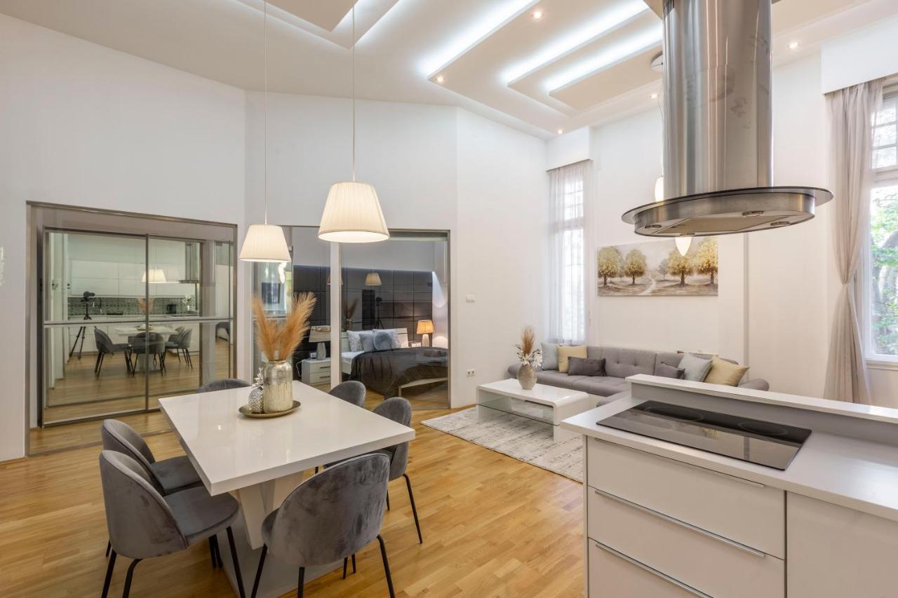 Luxurious & Spacious Downtown Residence In Liszt Ferenc Square Βουδαπέστη Εξωτερικό φωτογραφία